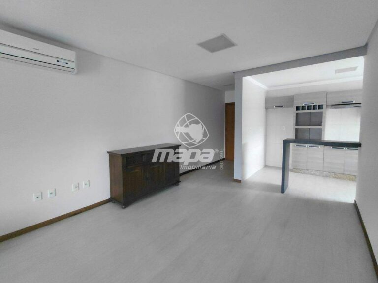 Apartamento para aluguel no Estados: Sala de jantar