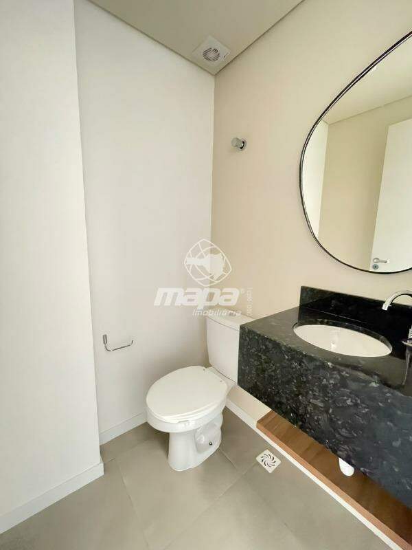 Apartamento para aluguel no Água Verde: Lavabo