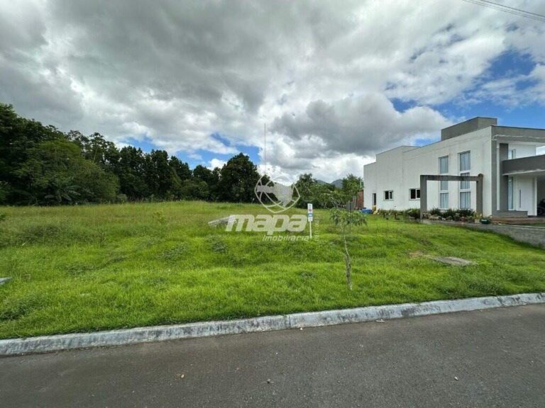 Terreno Urbano à venda no Capitais :