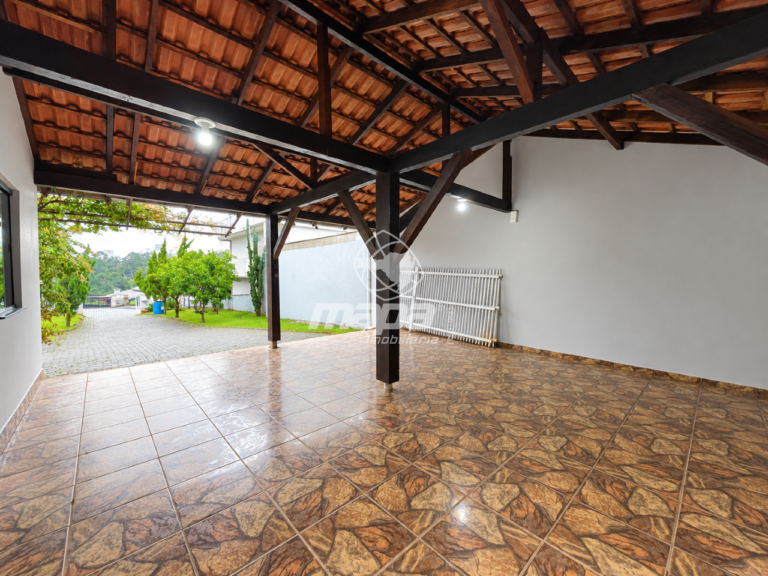 Casa para aluguel no Rio Morto: Vaga de garagem