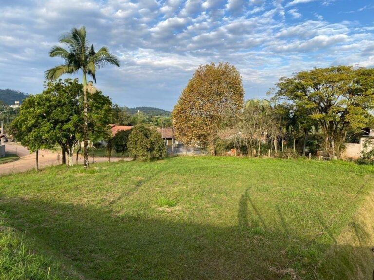 Terreno Urbano à venda no Araponguinhas: