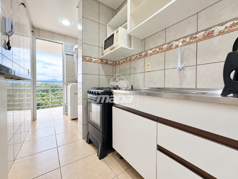 Apartamento para aluguel no Escola Agrícola: Cozinha frente e área de serviço