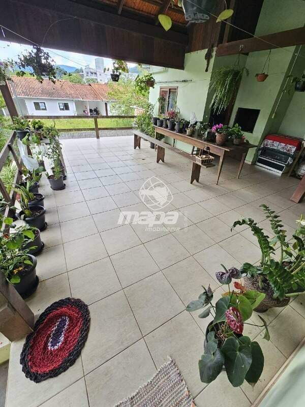 Casa comercial à venda no Capitais :