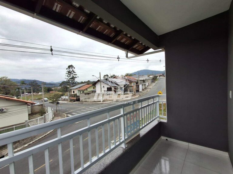 Casa para aluguel no Estrada das Areias: Varanda frente