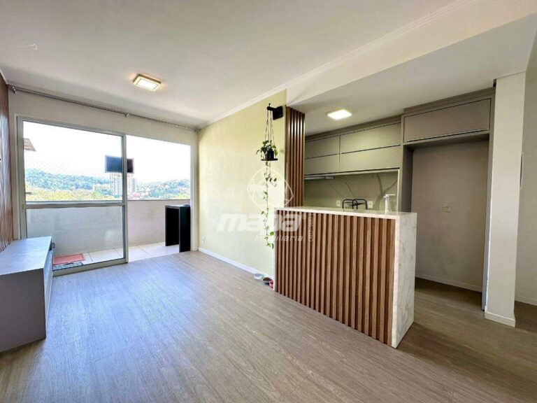 Apartamento para aluguel no Água Verde: sala de de estar e cozinha