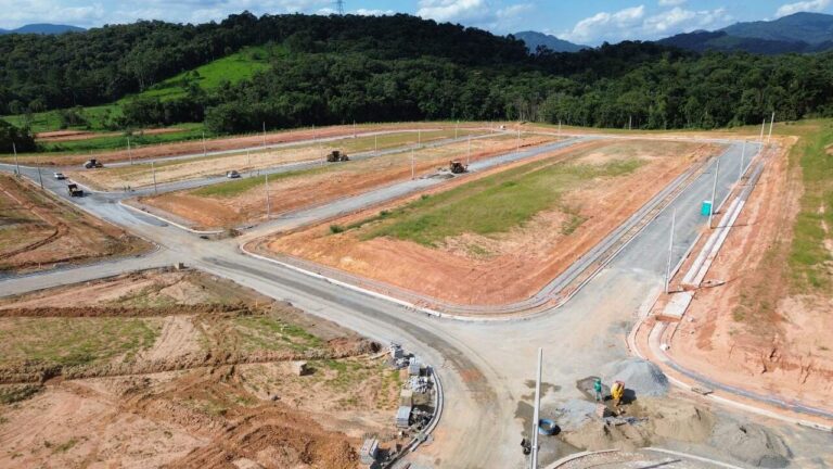 Terreno Urbano à venda no Tiroleses:
