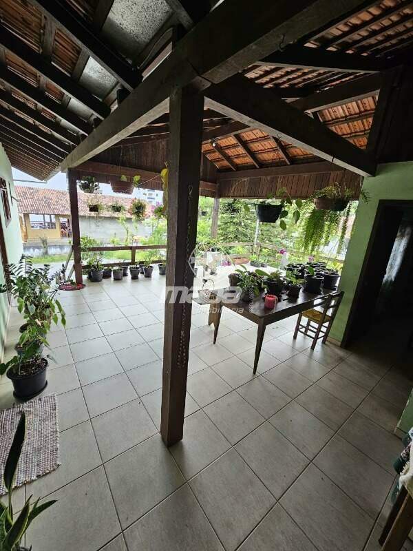 Casa comercial à venda no Capitais :