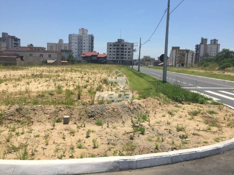 Terreno Urbano à venda no Nações: