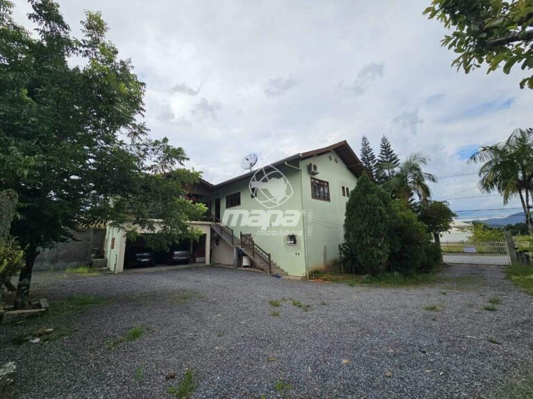 Casa comercial à venda no Capitais :