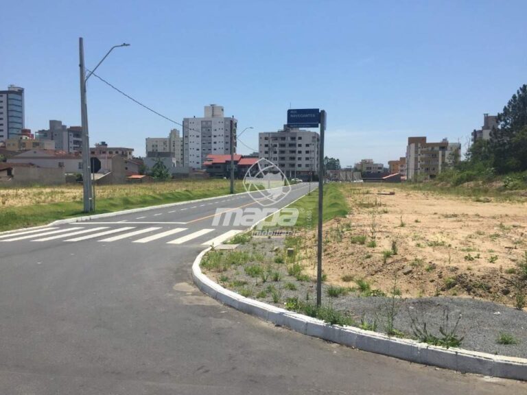 Terreno Urbano à venda no Nações: