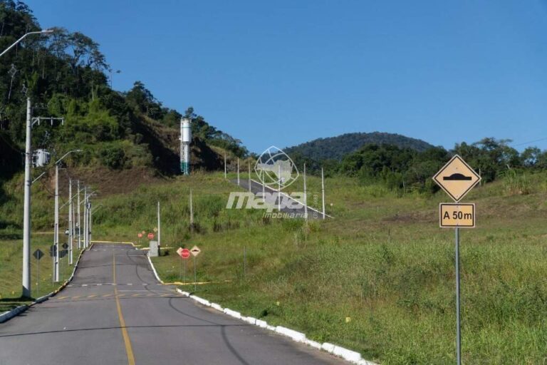 Terreno Urbano à venda no Estrada das Areias: