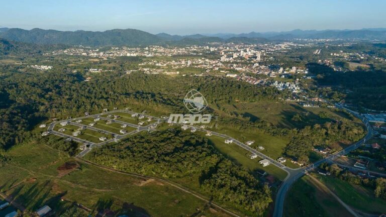 Terreno Urbano à venda no Tiroleses: