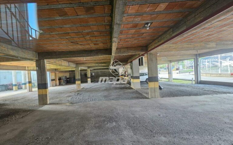 Sala Comercial para aluguel no Badenfurt: Garagem