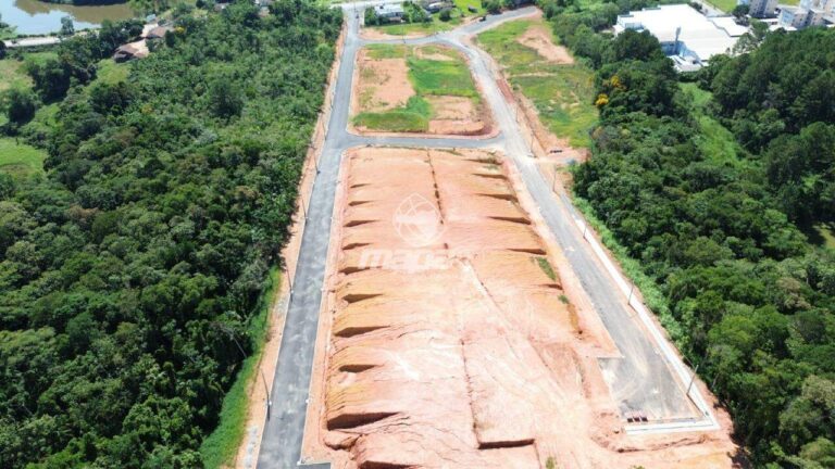Terreno Urbano à venda no Araponguinhas: