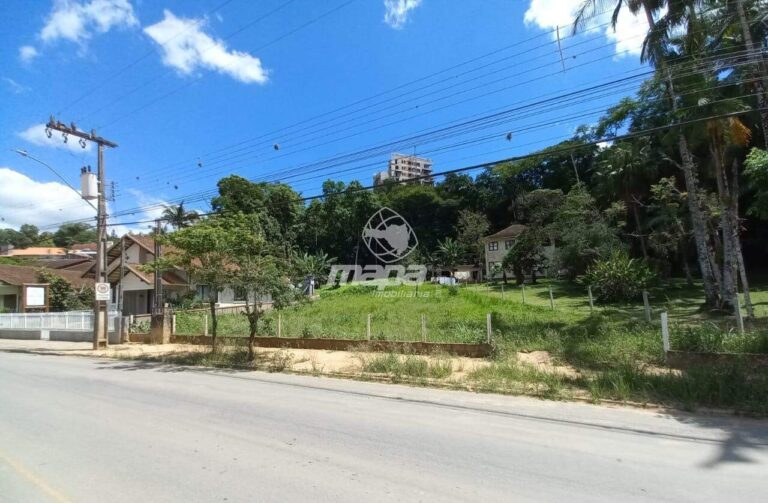 Terreno Urbano à venda no Centro :