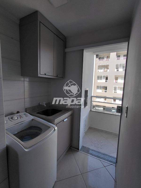 Apartamento para aluguel no Estrada das Areias: Área de serviços