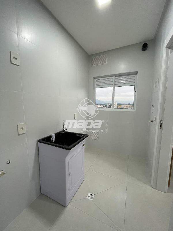Apartamento para aluguel no Nações: Área de Serviço