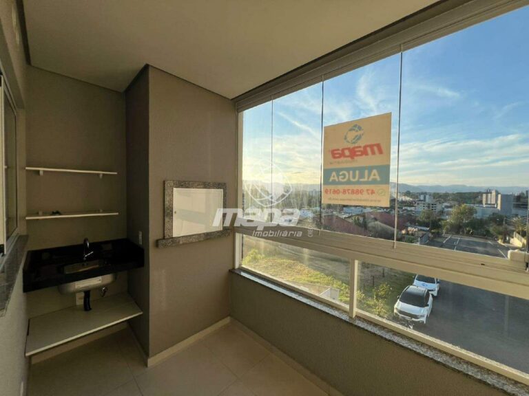 Apartamento para aluguel no Tapajós: Sacada com churrasqueira