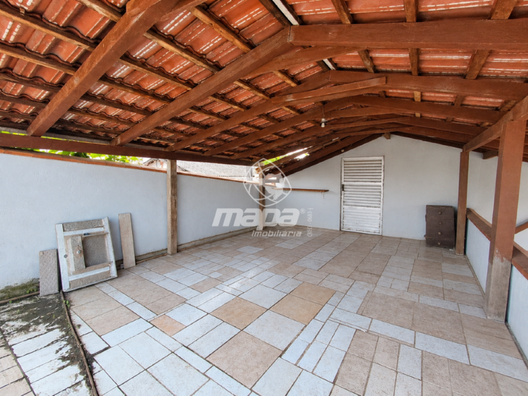 Casa para aluguel no Benedito: Garagem superior