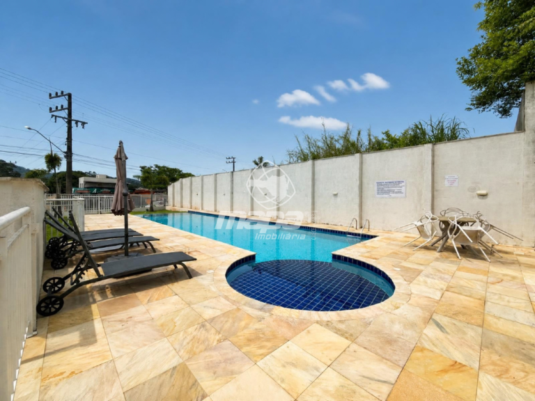Apartamento à venda no Warnow: Piscina