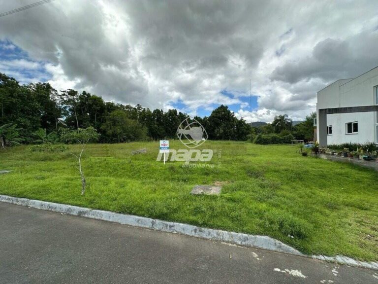 Terreno Urbano à venda no Capitais :