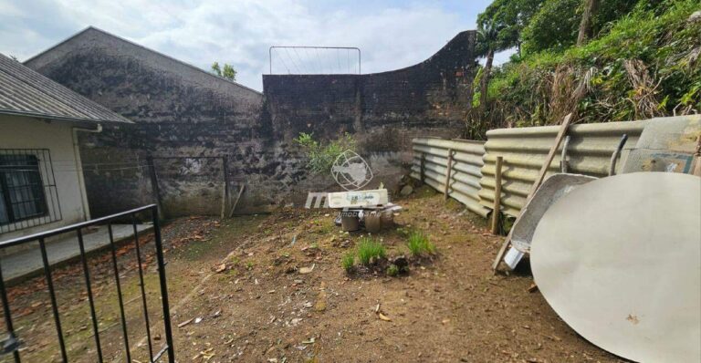 Casa para aluguel no Escola Agrícola: Espaço Externo Fundos