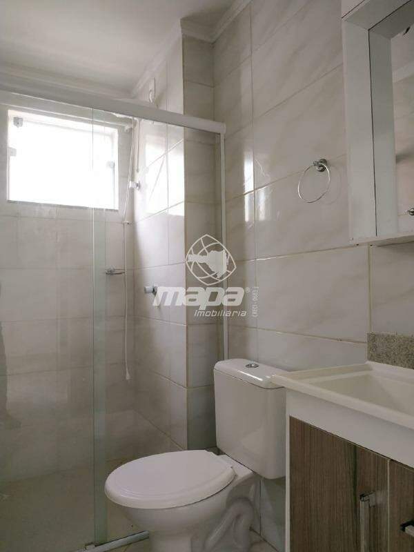 Apartamento para aluguel no Estrada das Areias: Banheiro social