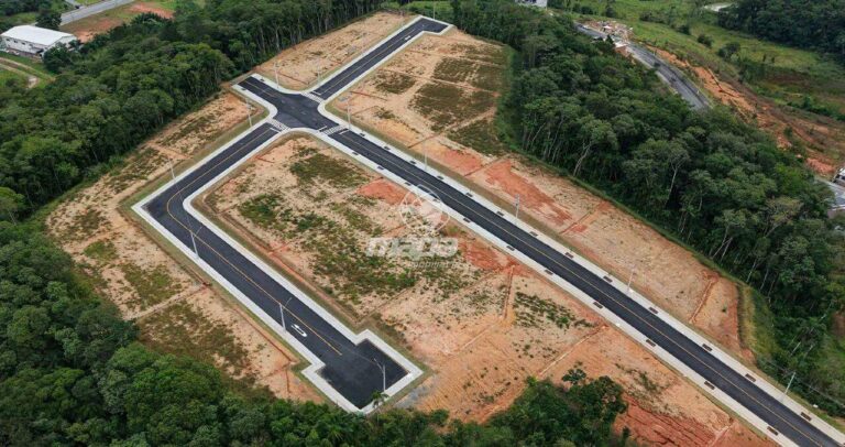 Terreno Urbano à venda no Araponguinhas: